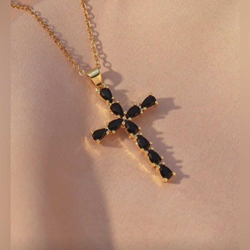 Diamond Cross Necklace N1701